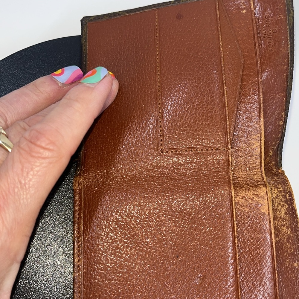 Authentic Lv - image 8